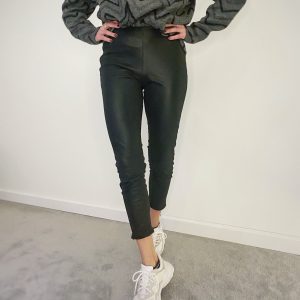 loungewear-collection-vegan-leather-leggings-pants